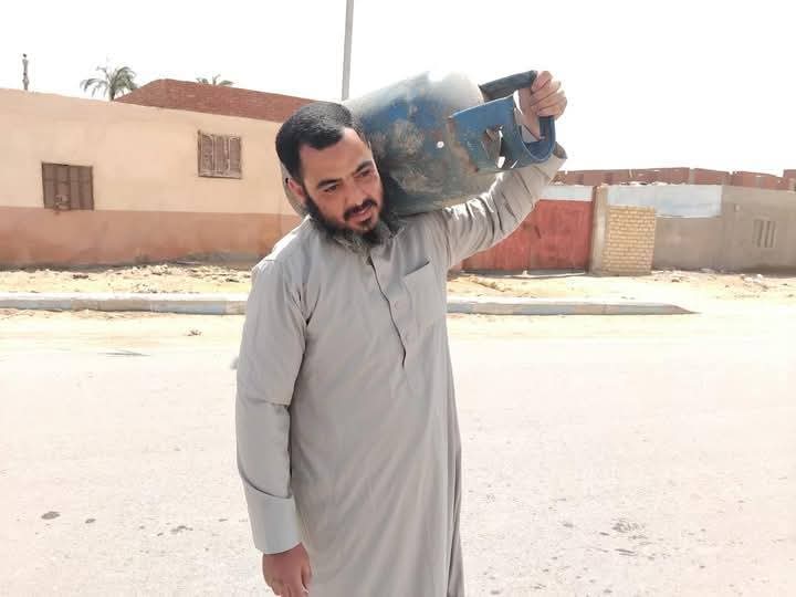 مفتش تموين السويس " في مهمة سرية بالجلباب  ، ليكشف مافيا أسطوانات البوتاجاز "