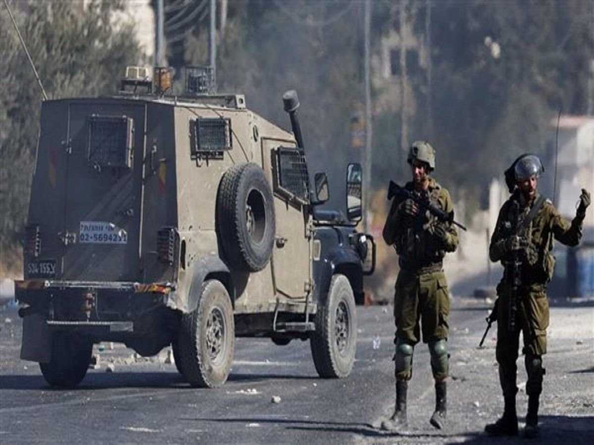 قوات الاحتلال الإسرائيلي .. تعتقل 8 فلسطينيين من الضفة الغربية