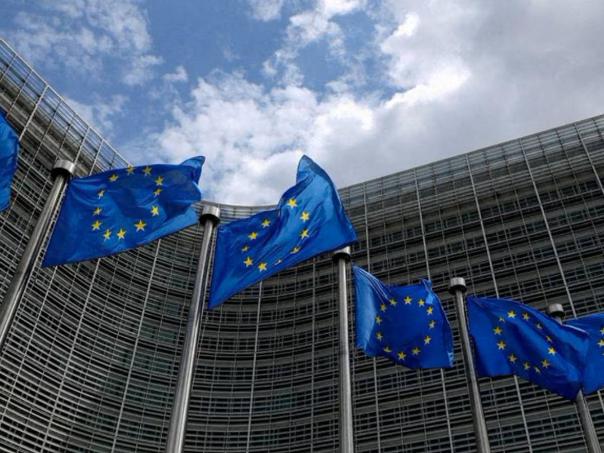 المفوضية الأوروبية تغرم شركتي «آبل» و«ميتا» .. بسبب انتهاكهما لقواعد المنافسة