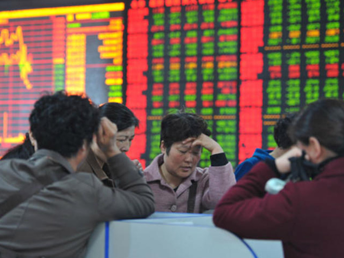 هبوط في مؤشرات الأسهم الصينية .. وتراجع سعر صرف اليوان أمام الدولار