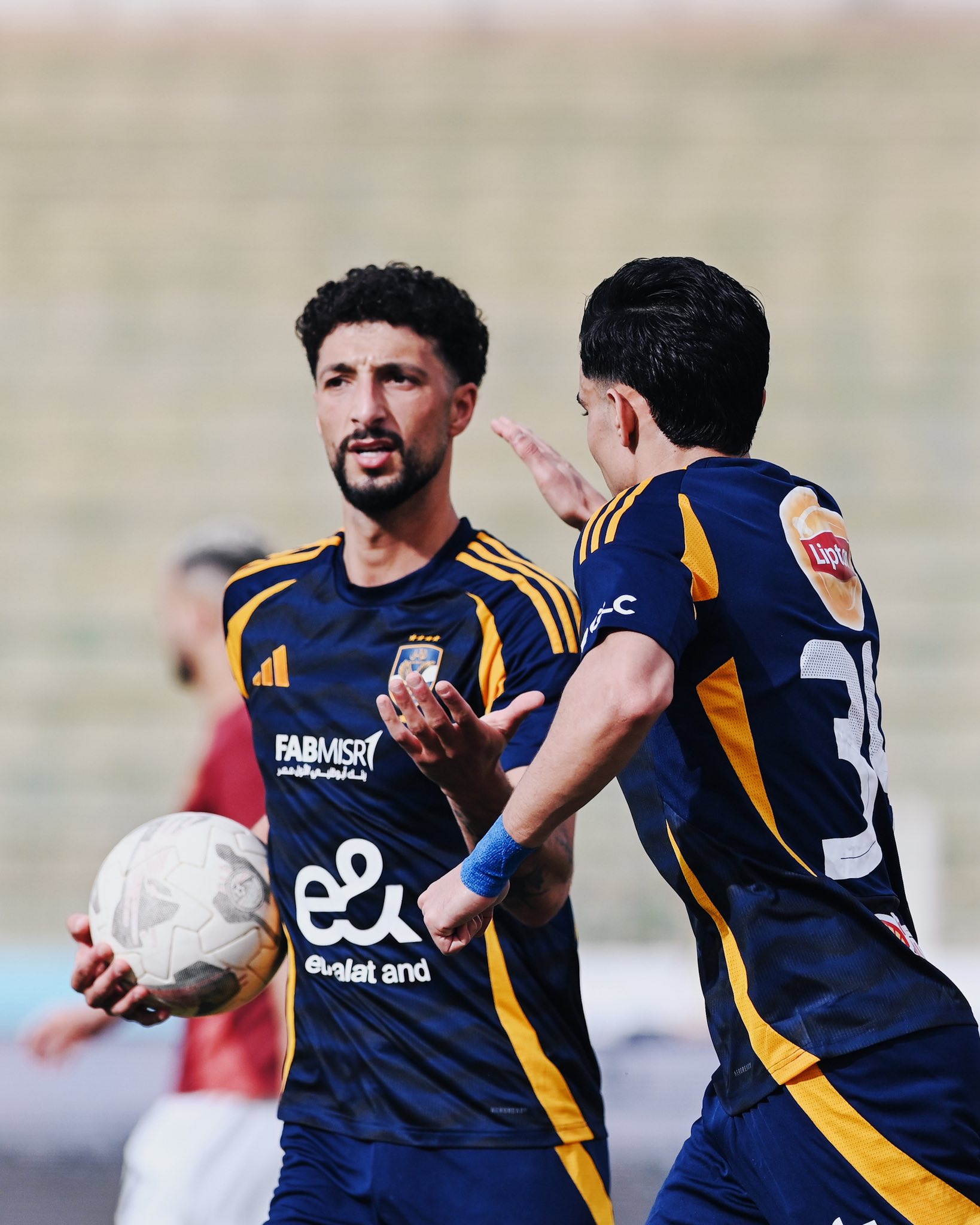 إصابة في تدريبات الأهلي تبعد وسام أبو علي عن مواجهة البنك المرتقبة - الخبر لايف