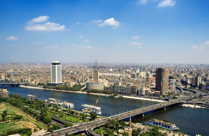 ضبط فتاة الرقص بالسيارة وألعاب اليوجا أعلى كوبرى أكتوبر