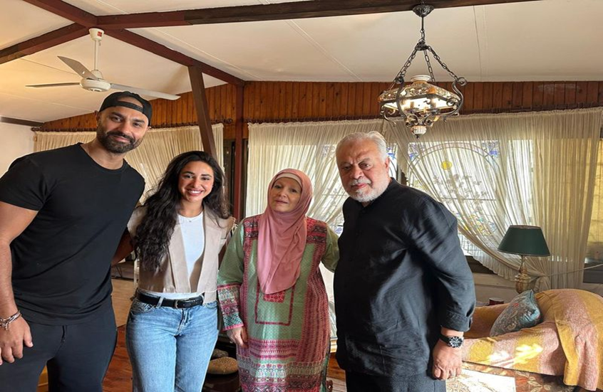 انتهاء أزمة الفنانتين آية سماحة ومشيرة إسماعيل..بقبلة على الرأس
