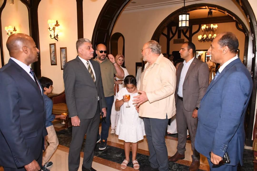 زيارة ملكية نادرة: أحمد فؤاد الثاني يتجول في الفيوم ويشيد بجمالها الفريد