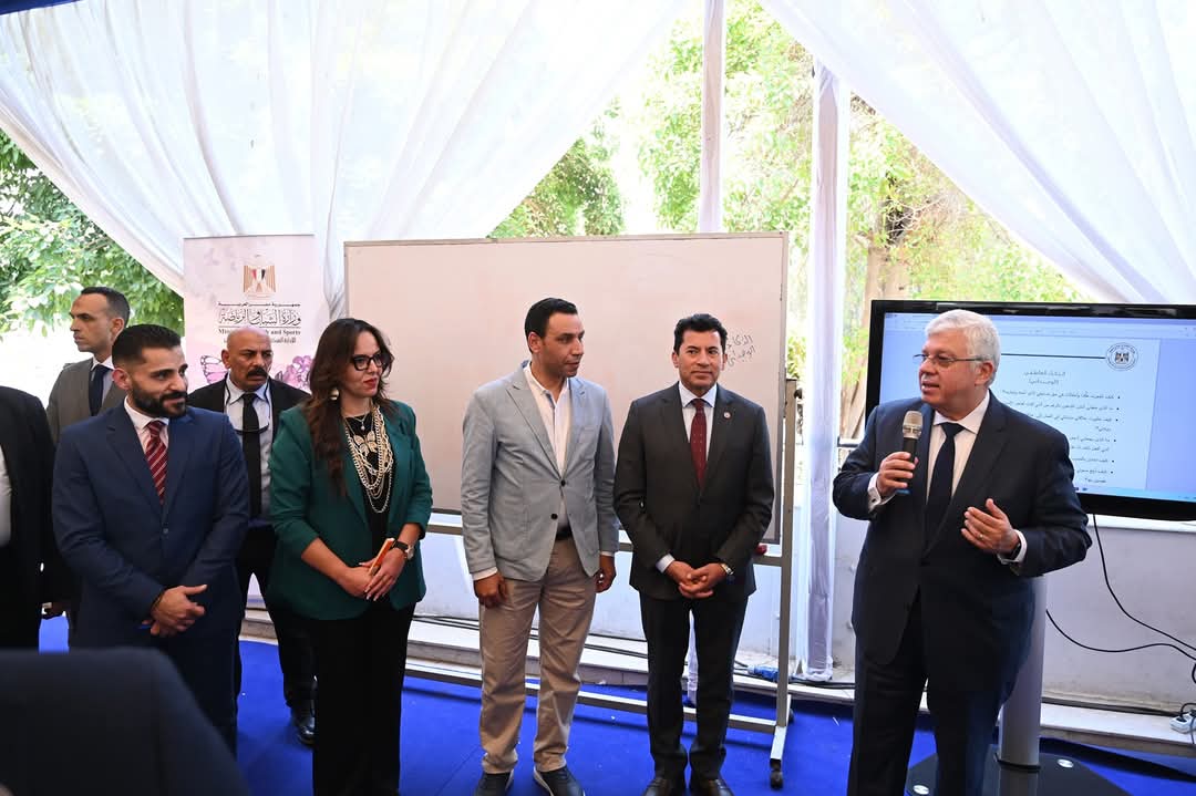 وزيرا الشباب والتعليم العالى يتفقدان برنامج "اعرف نفسك" بمشاركة 200 شاب وفتاة