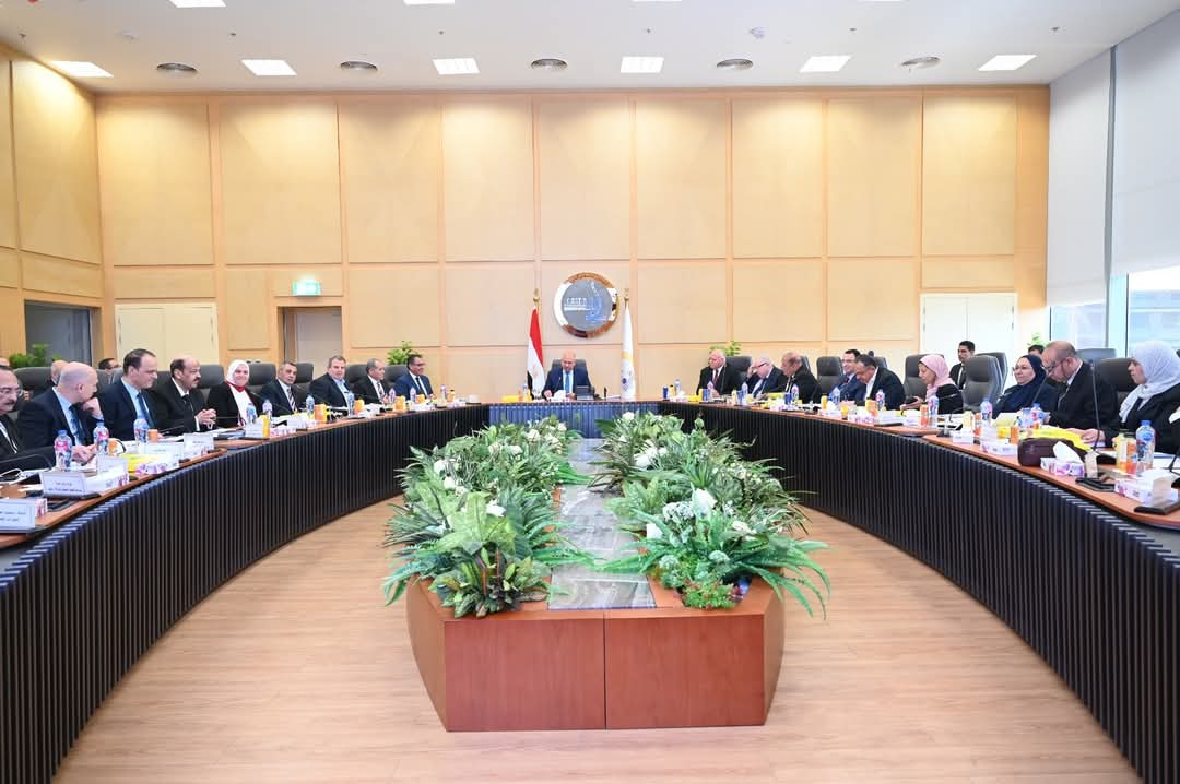 وزير الصناعة والنقل يترأس الجمعية العامة العادية لشركة "أم أو تى" للاستثمار والتنمية - الخبر لايف