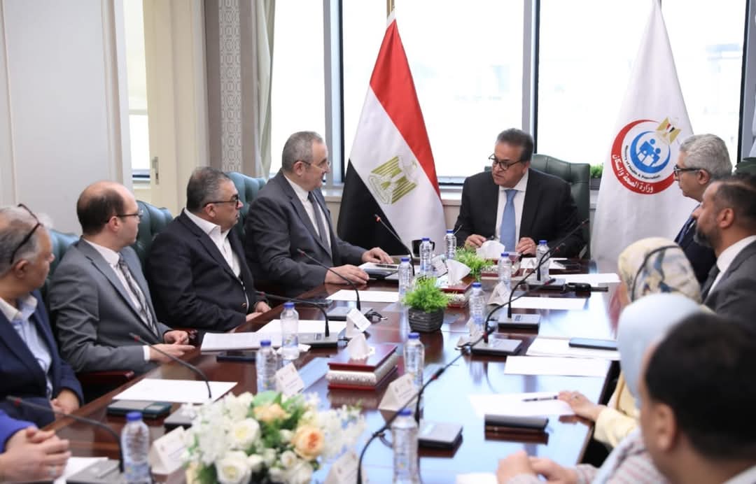 وزير الصحة والسكان يترأس اجتماع مجلس إدارة الهيئة العامة للمستشفيات التعليمية 