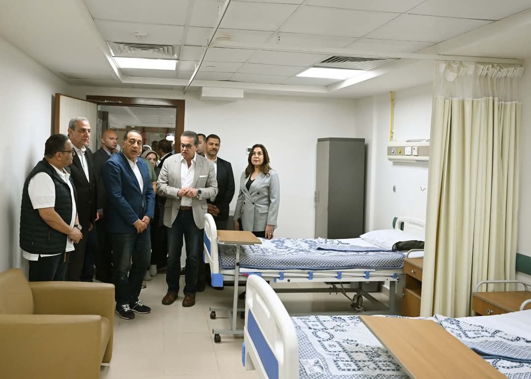 رئيس الوزراء يتفقد مُستشفى محلة مرحوم التخصصى