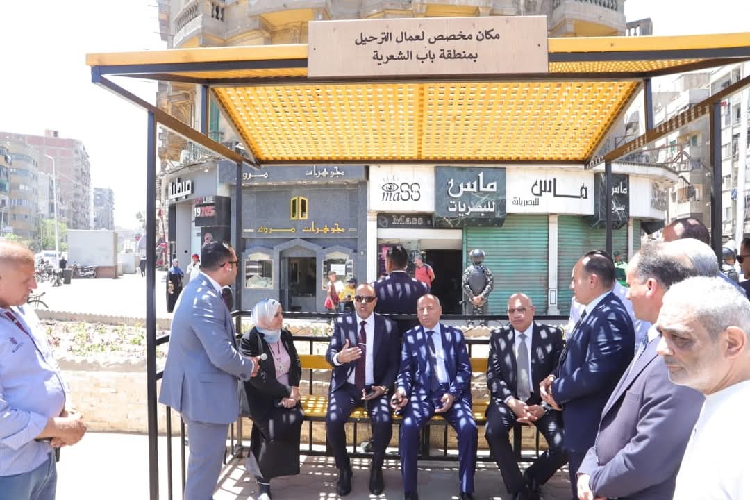 أماكن انتظار لعمال التراحيل بباب الشعرية