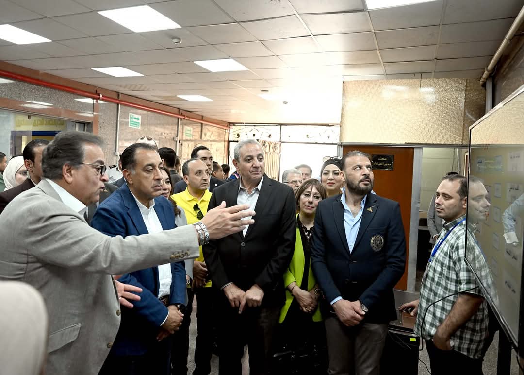 رئيس الوزراء يتفقد مركز أورام طنطا القديم..ويستمع للمواطنين