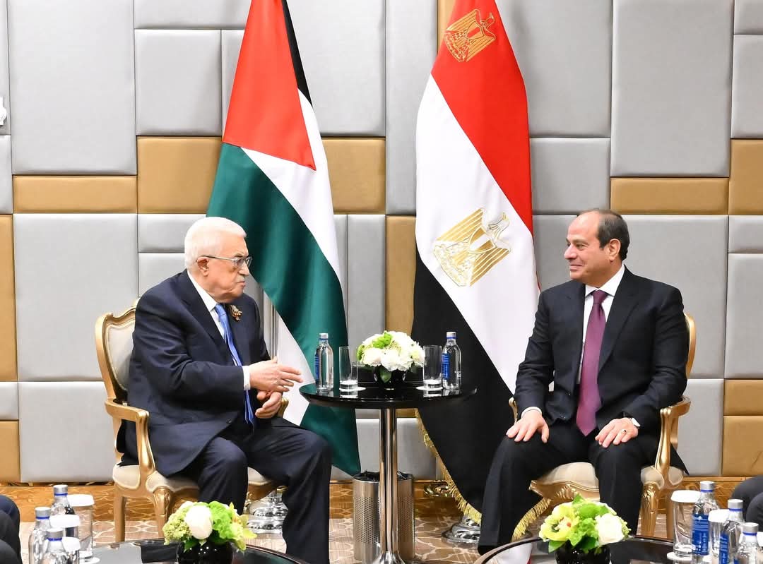 الرئيس ل"أبومازن" بموسكو: دعم مصر كامل للقضية الفلسطينية ووقف إطلاق النار بغزة