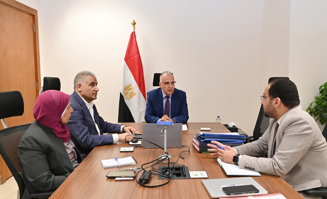 وزير الرى:تدريب المهندسين والفنيين على أعمال تشغيل وصيانة محطات المعالجة الكبرى
