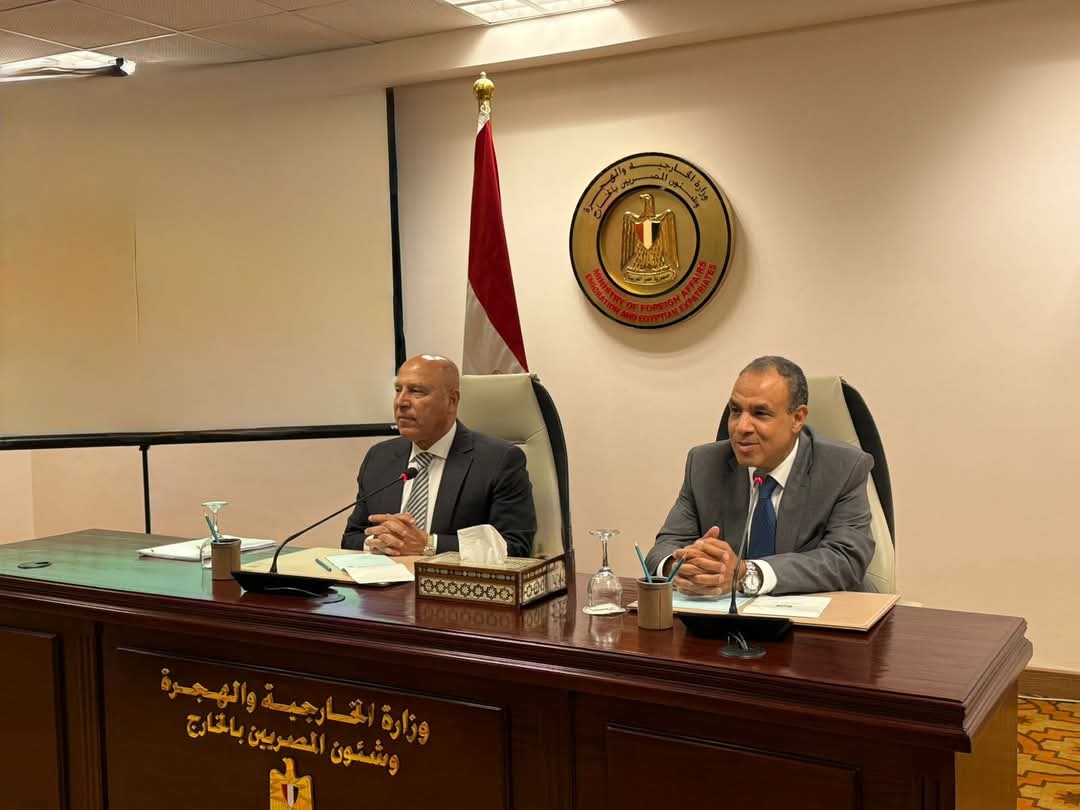 عبد العاطى خلال لقاء وزير النقل: أولوية قصوى لتعزيز الدبلوماسية الإقتصادية مع مختلف دول العالم