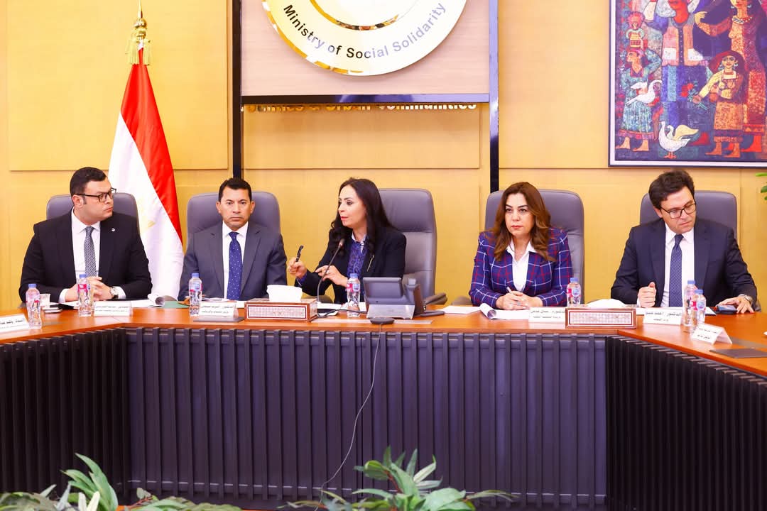 وزيرة التضامن تترأس اجتماع تنفيذ مقترحات زيادة فصول الحضانات