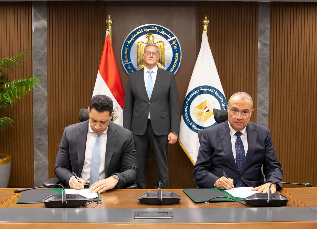 وزير البترول يشهد اتفاقية التوسع فى عمليات الغاز الطبيعى بمنطقة دسوق