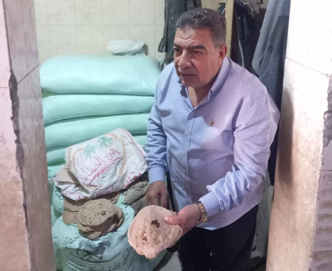 محافظ الدقهلية يفاجئ المخابز بقرية أوليله ويتابع التراخيص البنائية