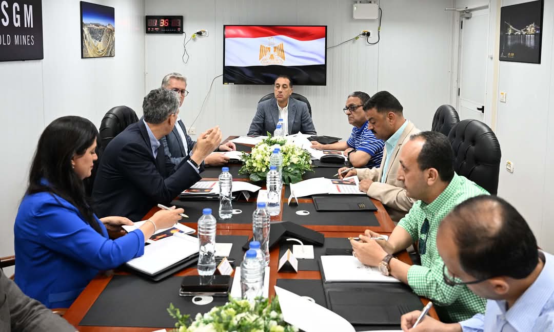 مدبولى يجتمع مع الرئيس التنفيذى لشركة "أنجلو جولد أشانتى"