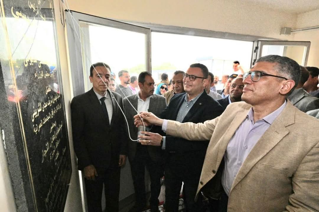 وزير الإسكان ومحافظ الجيزة يفتتحان المرحلة الأولى من محطة مياه الشرب بأوسيم