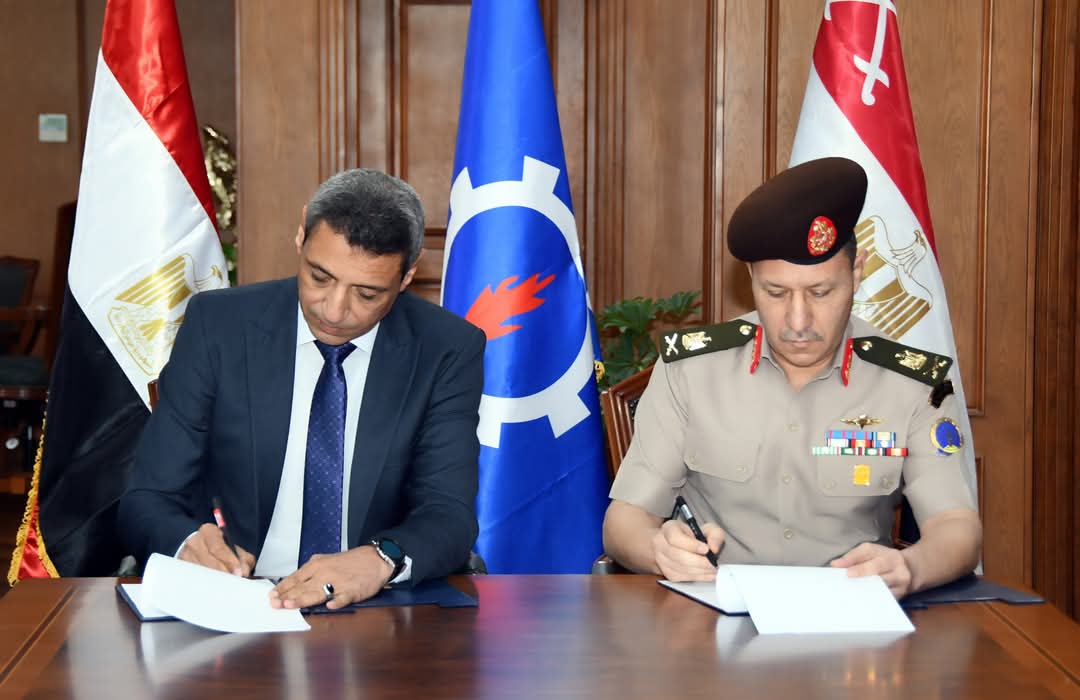 إدارة الإشارة للقوات المسلحة توقع بروتوكول تعاون مع محافظة السويس