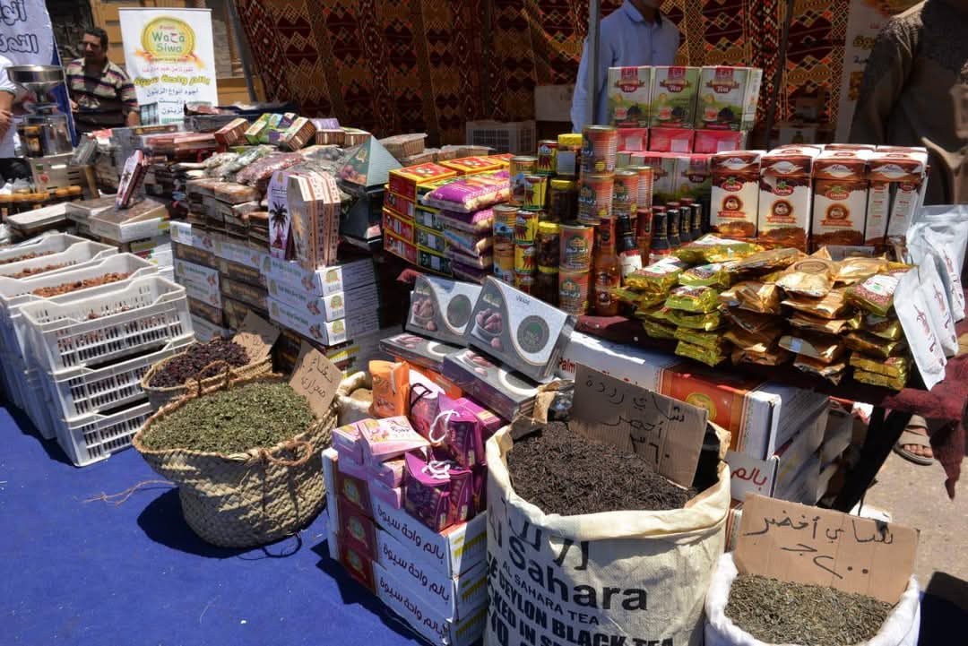 إقبال على معرض"كنوز مطروح" للتمور والزيوت والمنتجات اليدوية بالمنصورة 