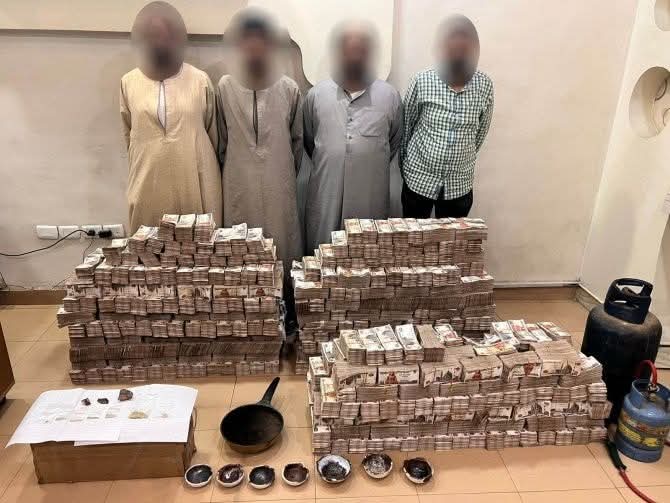 ضبط 4 أشخاص لقيامهم بالتنقيب عن الذهب بأسوان
