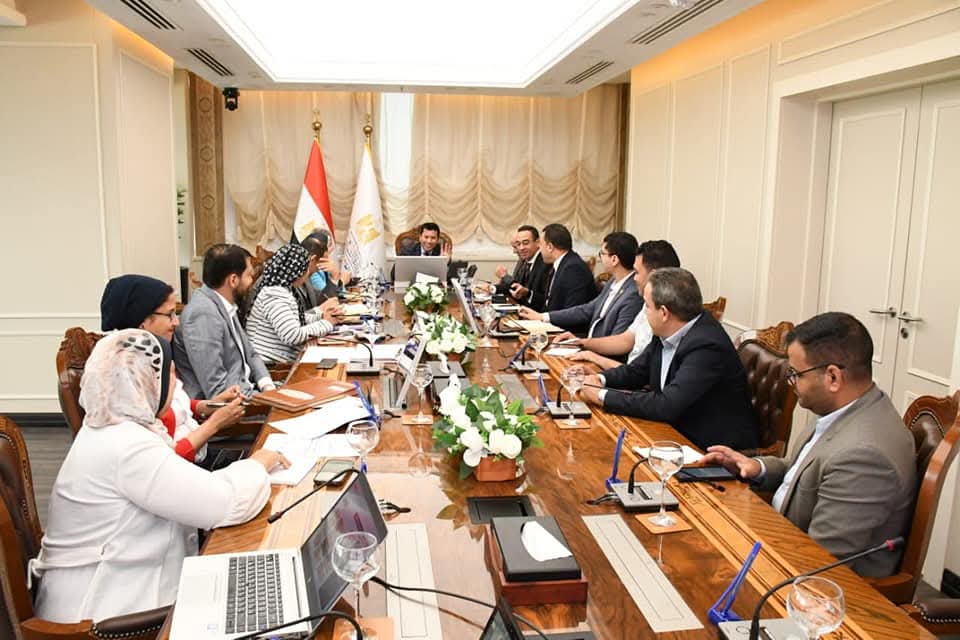 وزير الشباب يبحث إطلاق حزمة برامج وأنشطة لتنمية النشء والتنمية المتكاملة
