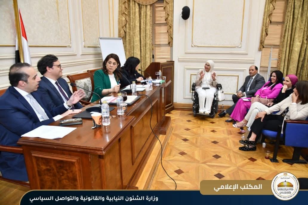 وزير الثقافة: لم نصدر أى قرار بإغلاق بيت أو قصر ثقافى أو فنى