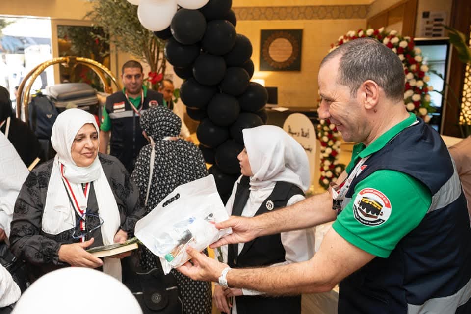 وزيرة التضامن تتابع عمليات تفويج حجاج الجمعيات الأهلية للأراضي المقدسة