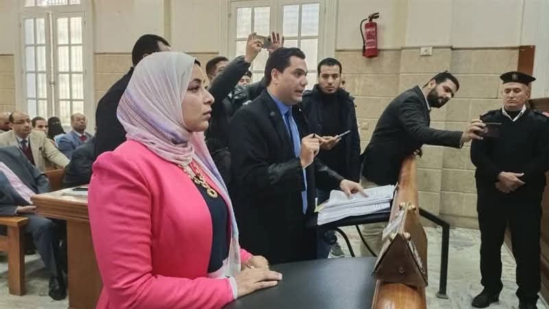 استدعاء عمرو أديب رسميًا للتحقيق في بلاغ "طبيبة كفر الدوار" بتهم التشهير والإيذاء النفسي