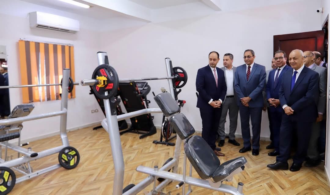 محافظ قنا ومدير صندوق مكافحة الإدمان يتفقدان مركز العزيمة