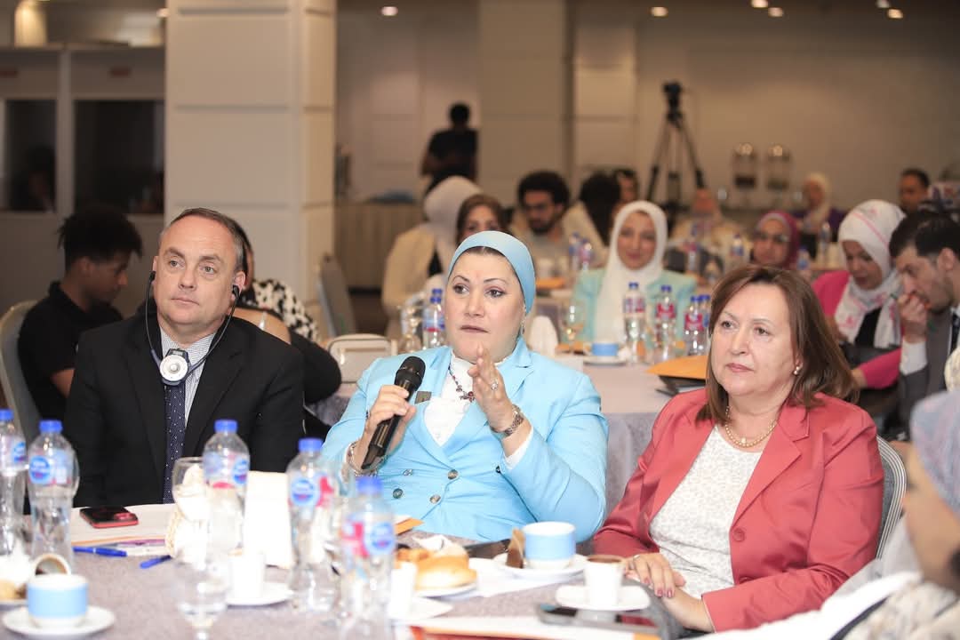 السنباطى:  نعمل على رفع وعى الفتيات بأهمية صحتهن الجسدية 