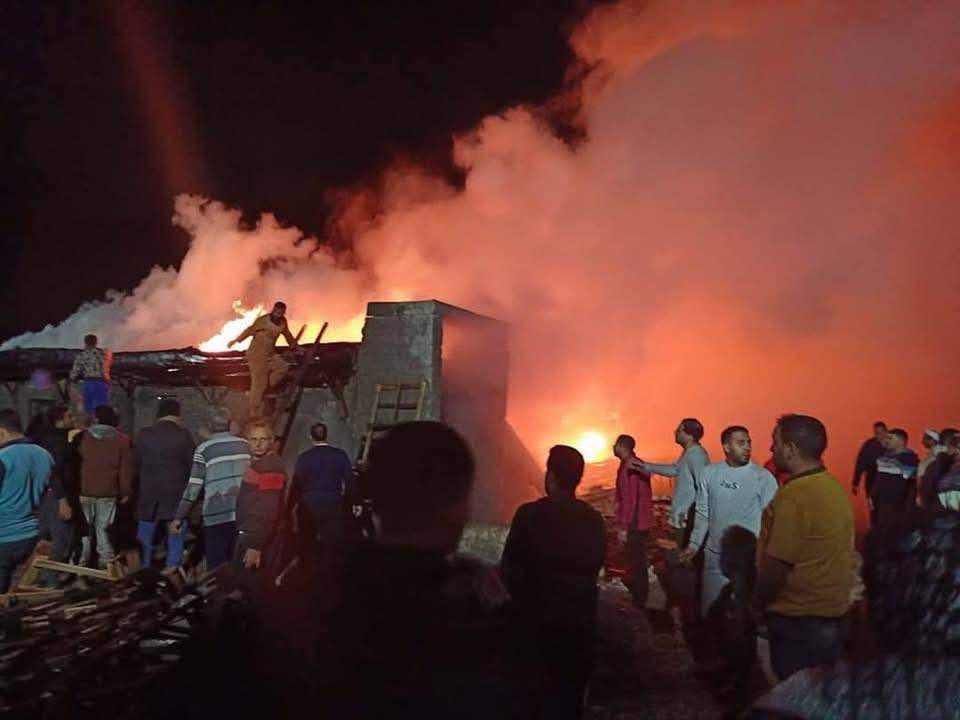 حريق هائل في مخزن للعبوات البلاستيكية.. بالمنوفية