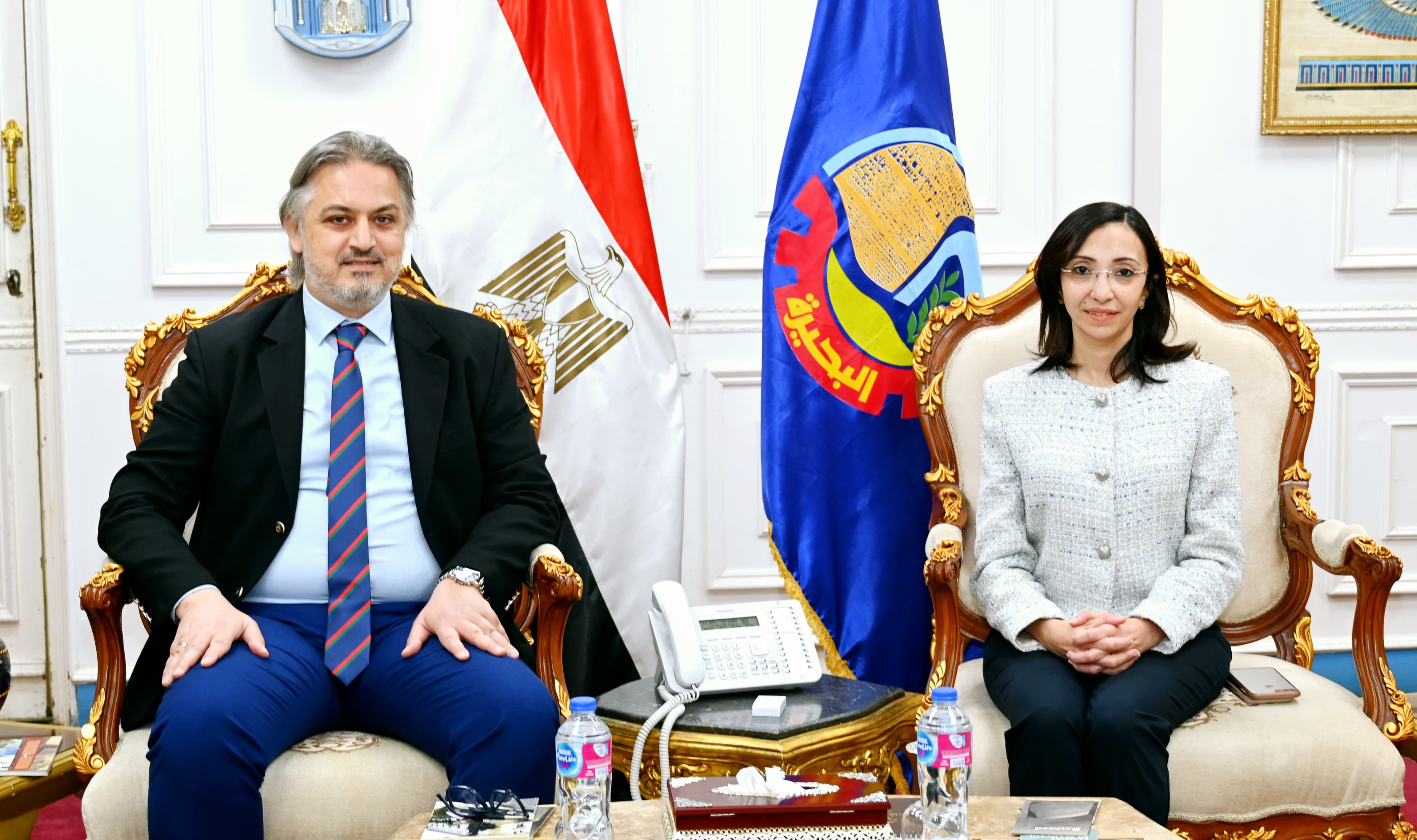 محافظ البحيرة .. تستقبل قنصل اليونان لبحث سبل التعاون الاقتصادى والسياحي