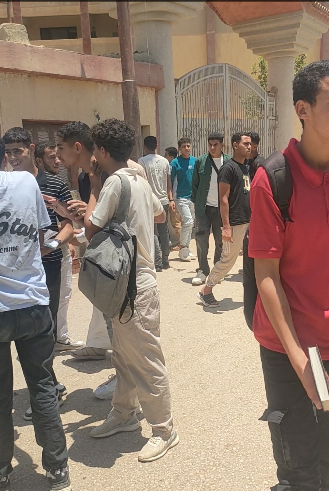 امتحانات الأزهر بالفيوم: تفاوت في آراء الطلاب بين الارتياح والمعاناة داخل اللجان