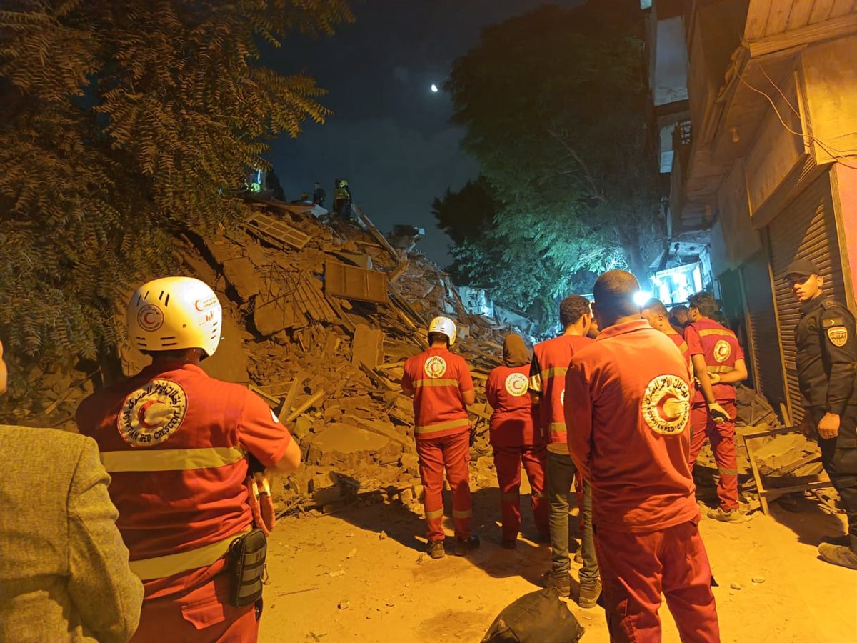إخلاء المنازل والمحلات .. المجاورة لعقار السيدة زينب «المنهار»