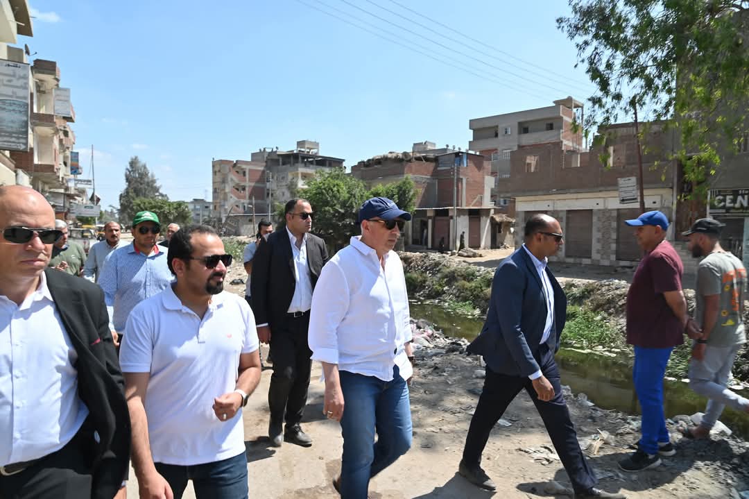 وزير الرى يفاجئ المنشآت المائية وأعمال تطهيرات الترع بالبحيرة..ويعاقب الإدارة المركزية