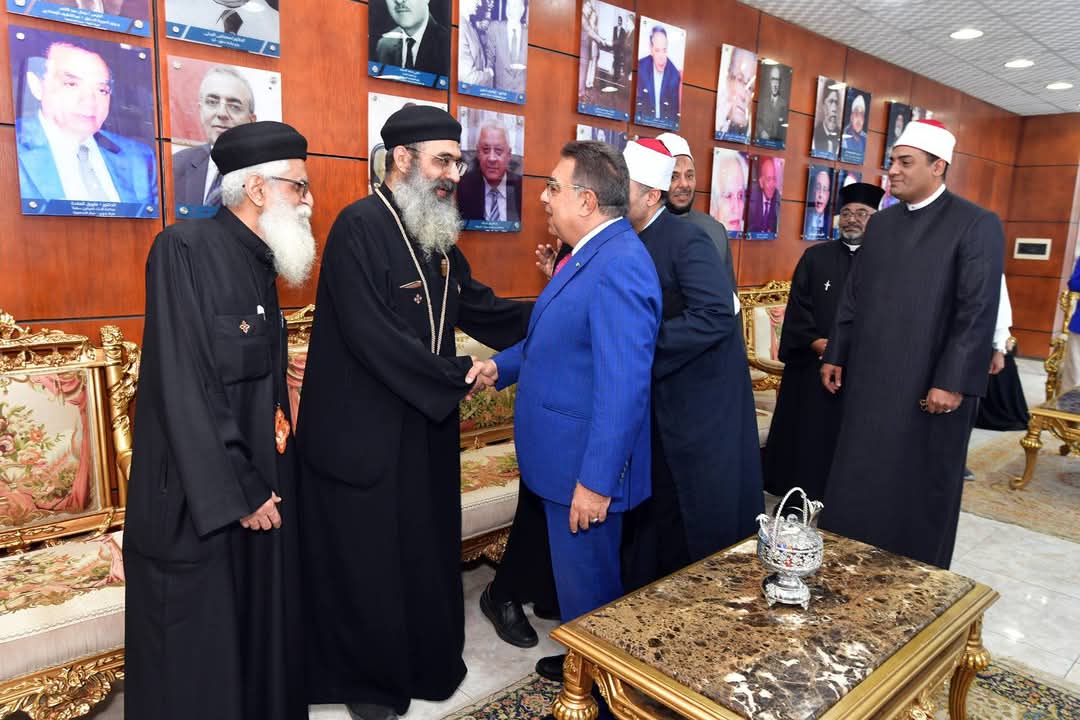 محافظ الدقهلية يستقبل المهنئين بعيد الأضحى