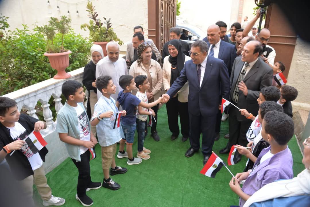 محافظ الدقهلية يشارك أطفال دار المساعى للأيتام بالمنصورة. فرحة عيد الأضحى 