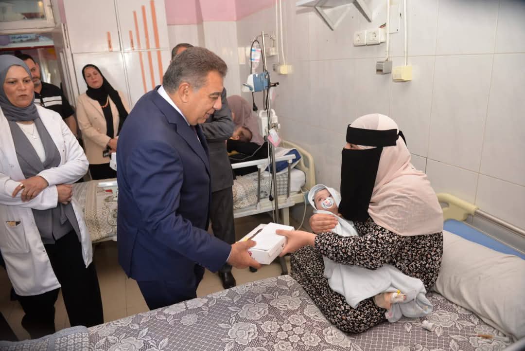 محافظ الدقهلية يتفقد مستشفى التأمين الصحى