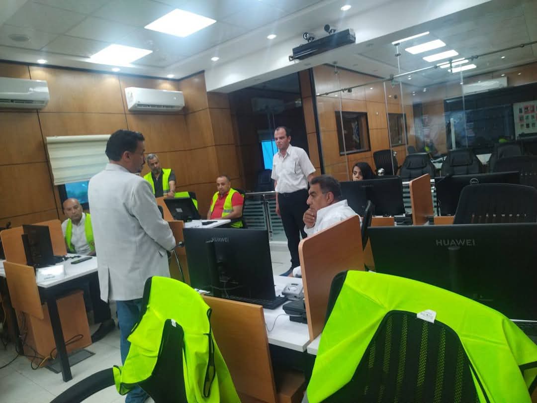 محافظ الدقهلية يتابع من مركز الشبكة الوطنية للطوارئ والسلامة التصدي لمخالفات البناء