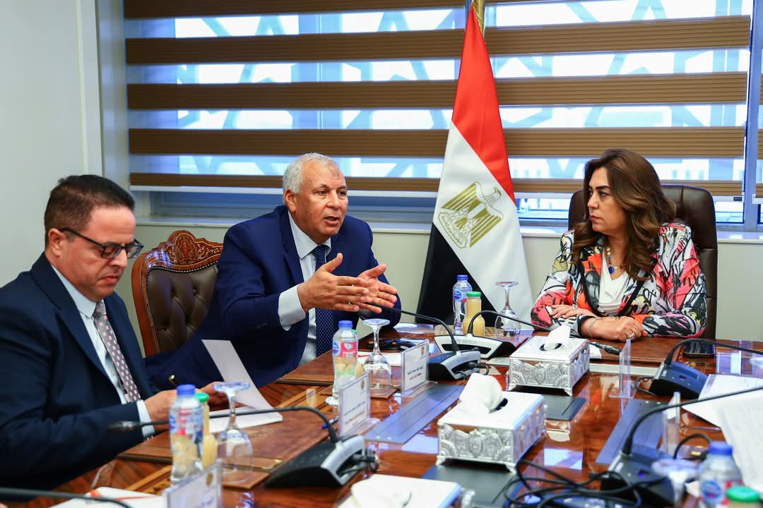 مركز إنتاج الحرير الطبيعى.. بالوادى الجديد