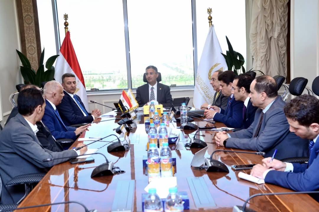 وزير التموين يلتقى شعبة المواد الغذائية ونقابة بقالي التموين وشباب جمعيتى