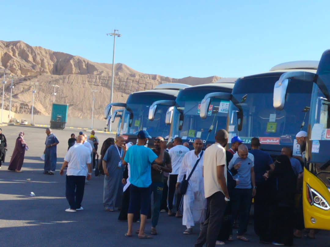 انطلاق أولى رحلات عودة حجاج السياحة البرى