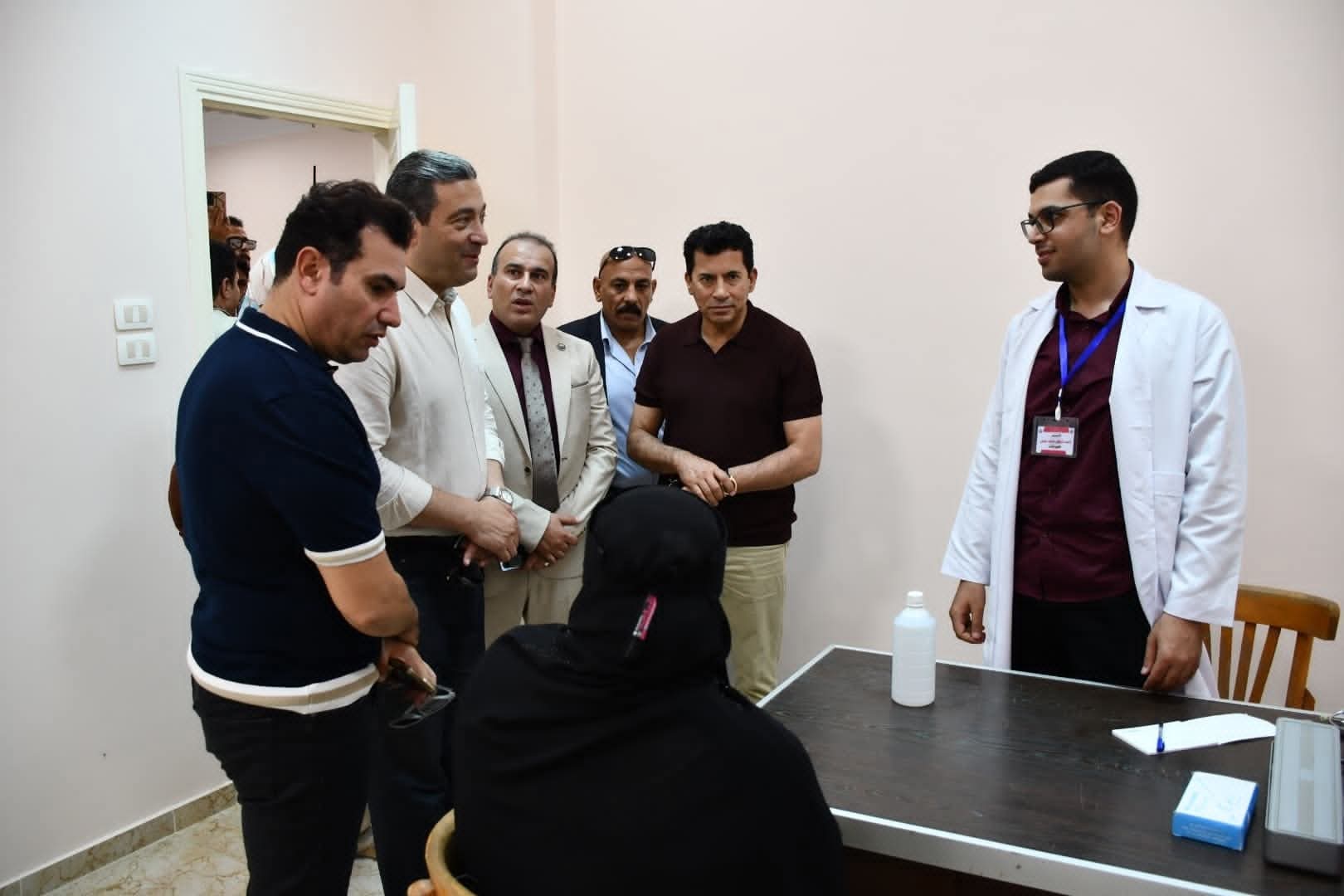  وزير الرياضة يتفقد الأنشطة والفعاليات المتنوعة بمركز شباب كفر سعد