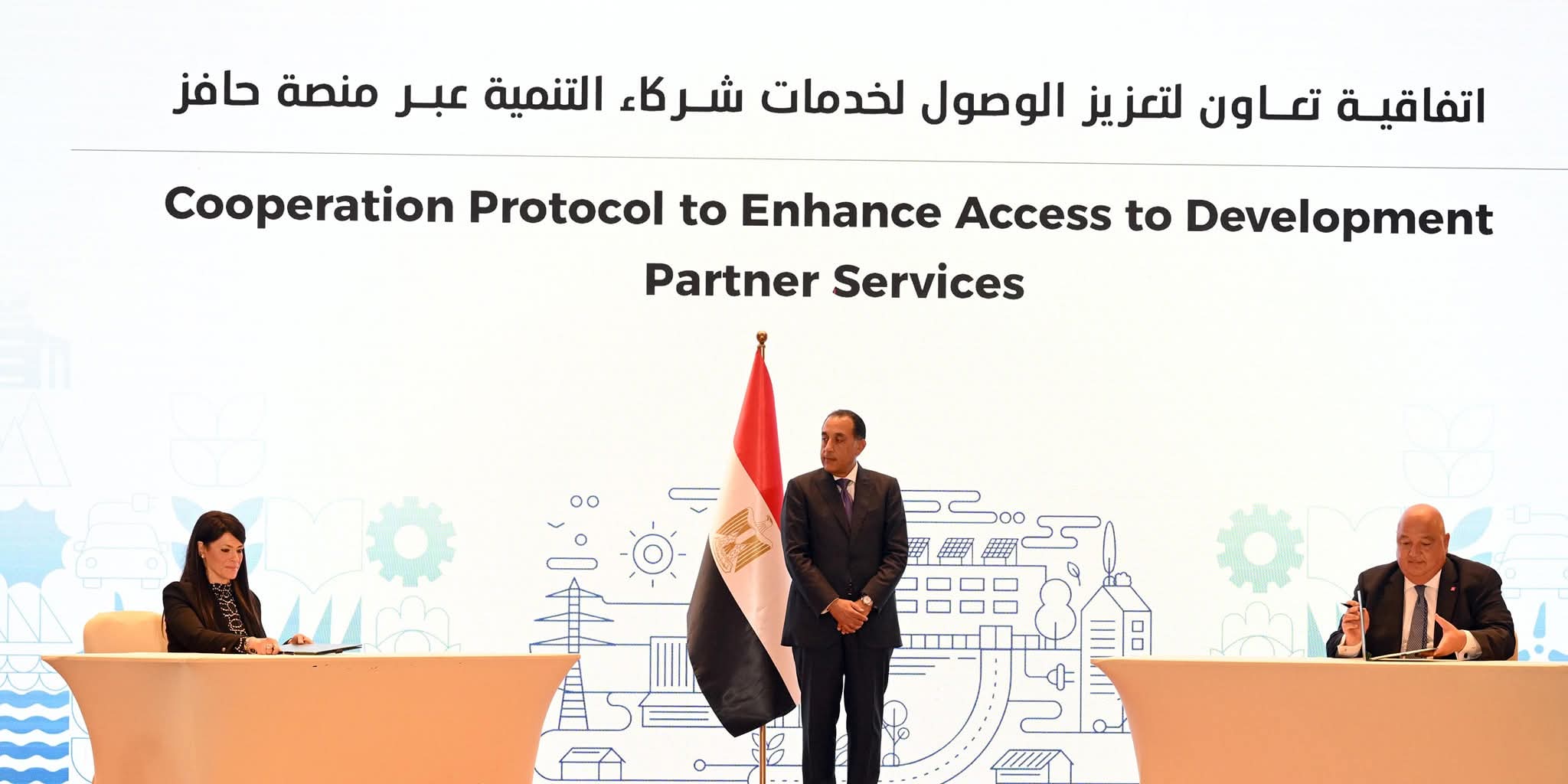 رئيس الوزراء يشهد مراسم توقيع عدد من الاتفاقيات بين الحكومة وشركاء التنمية والقطاع الخاص