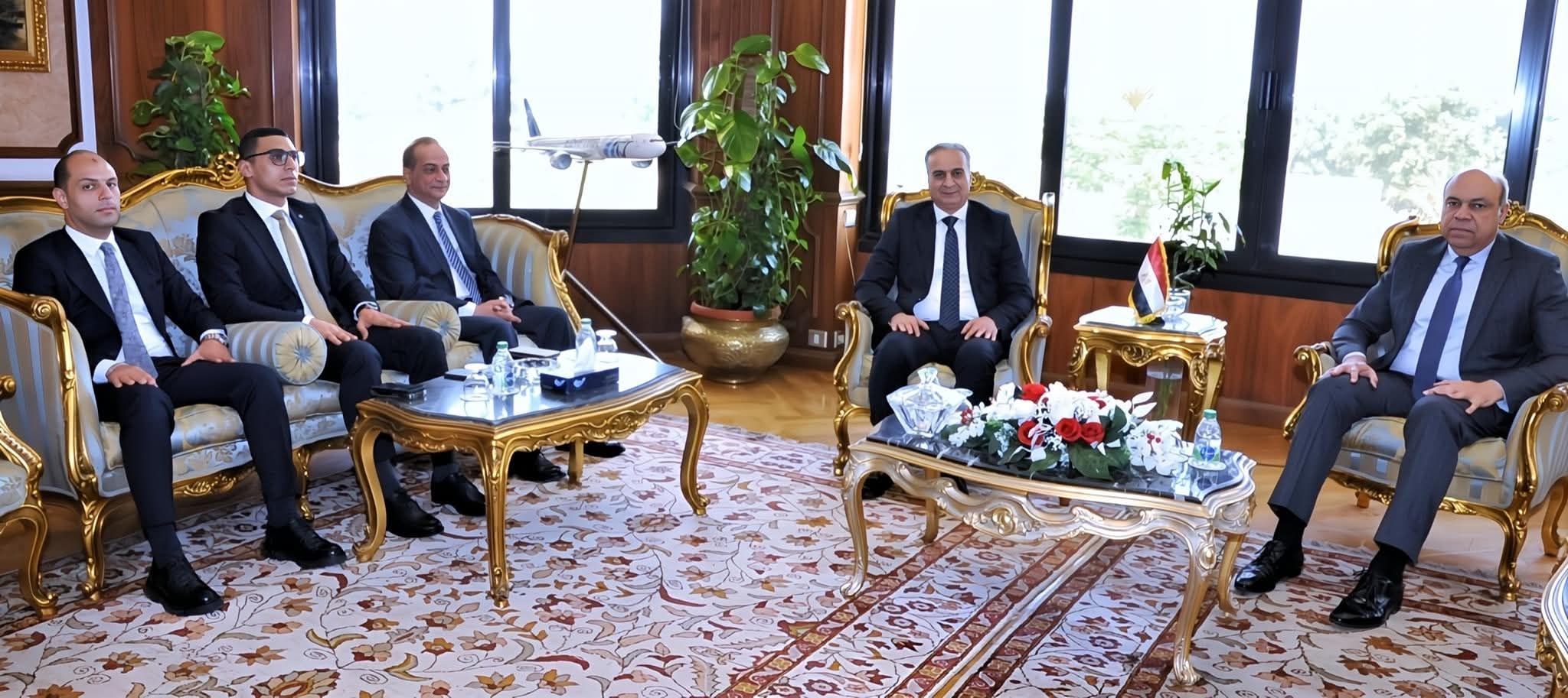 وزير الطيران : التعاون مع جهاز حماية المستهلك.. خطوة مهمة نحو تطوير منظومة حقوق المسافرين