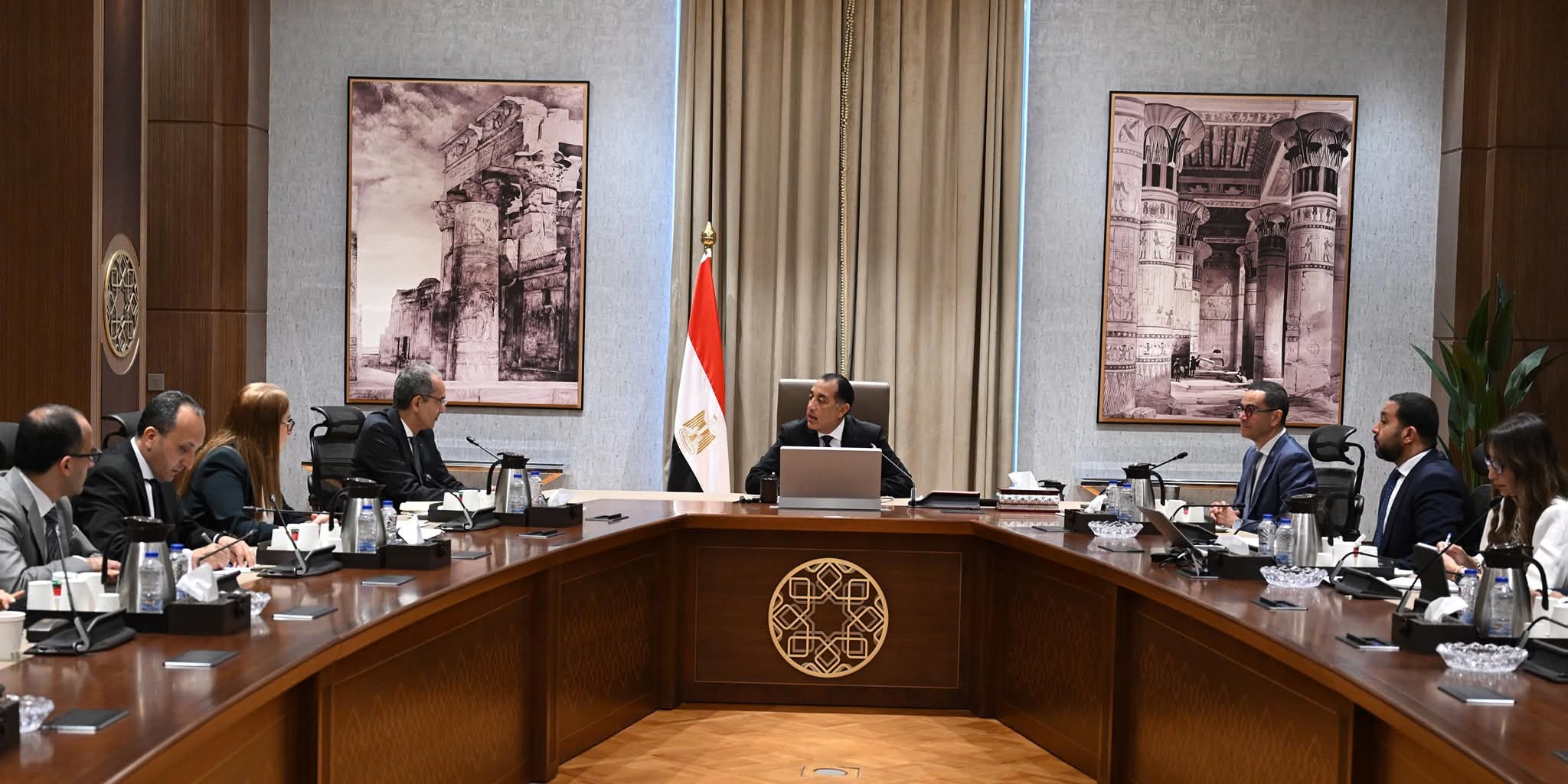 مدبولى يتابع تنفيذ برنامج الطروحات الحكومية فى الاتصالات وتكنولوجيا المعلومات