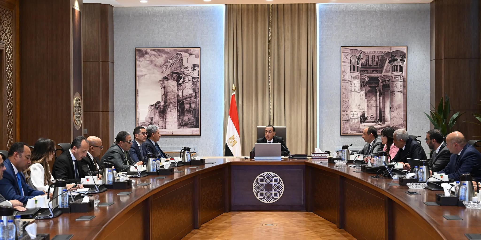 رئيس الوزراء يتابع خطط تطوير 7 فنادق تاريخية