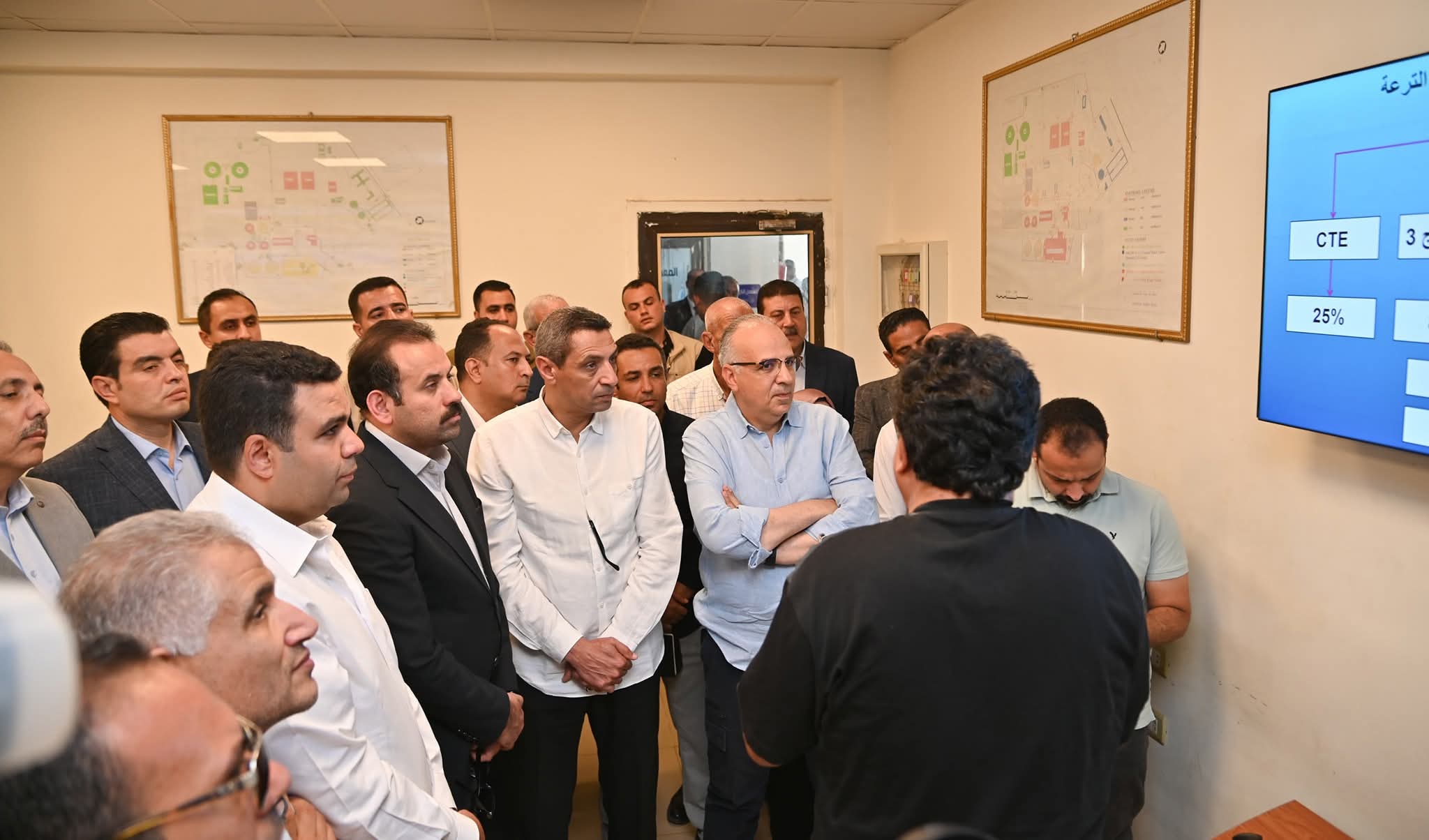 وزير الري يتفقد المحطة مياه شرب السويس