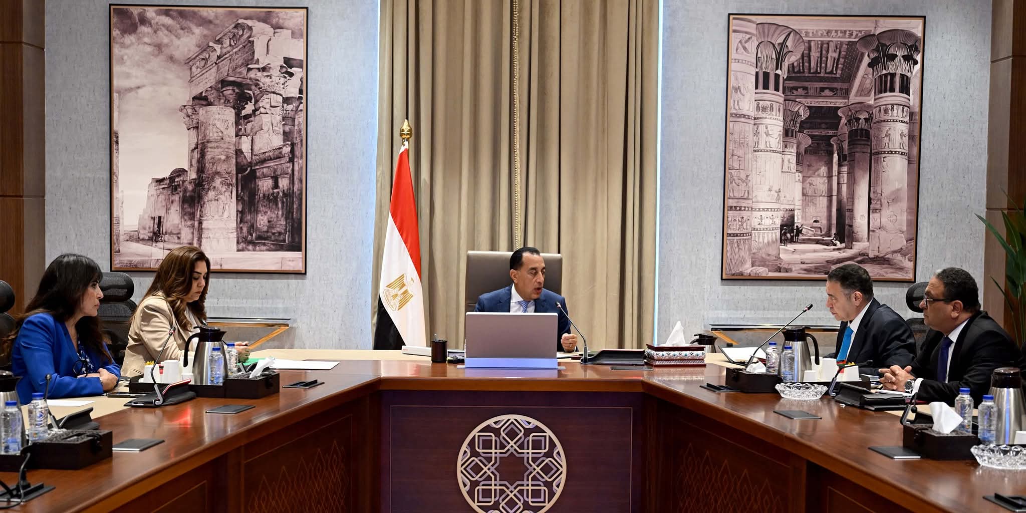 رئيس الوزراء يُتابع الموقف التنفيذى لعددٍ من المشروعات بالبحر الأحمر